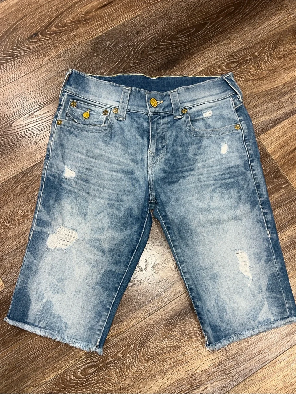 TRUE RELIGION BRAND JEANS® Ricky W/ Flap Back Pocket Shorts 